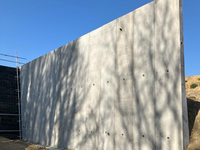 Precast concrete L Wall
